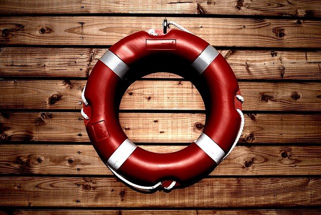 lifesaver-933560_640